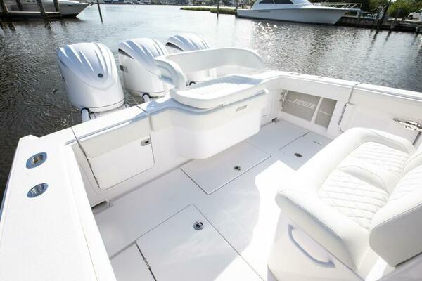 34ft Jupiter Yacht For Sale