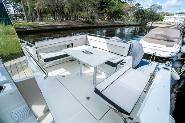 35ft Jeanneau Yacht For Sale