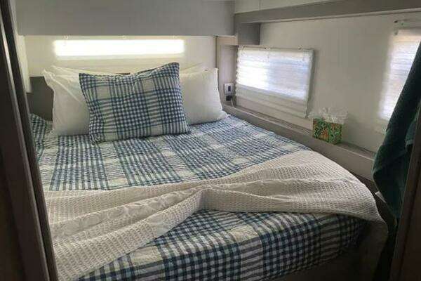 Bali 4.2 Yacht For Sale