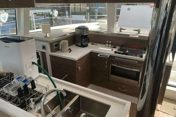 Bali 4.2 Yacht For Sale