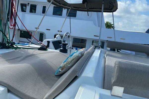 Bali 4.2 Yacht For Sale