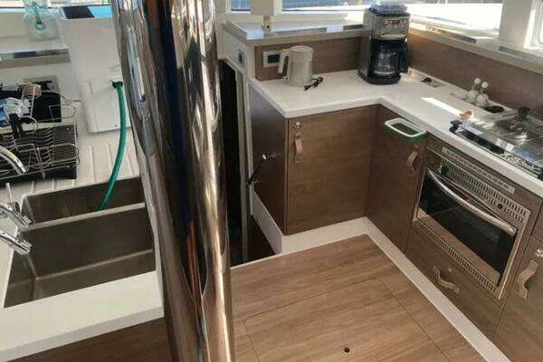 Bali 4.2 Yacht For Sale