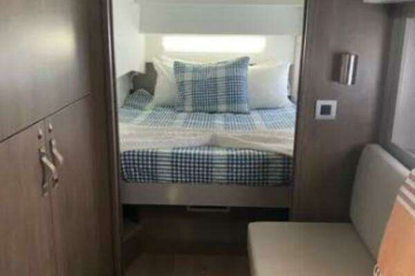 Bali 4.2 Yacht For Sale