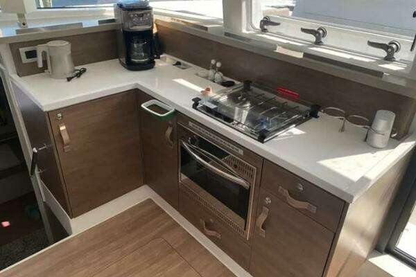 Bali 4.2 Yacht For Sale