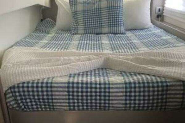 Bali 4.2 Yacht For Sale