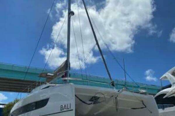 Bali 4.2 Yacht For Sale