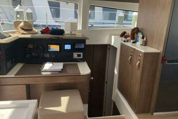 Bali 4.2 Yacht For Sale
