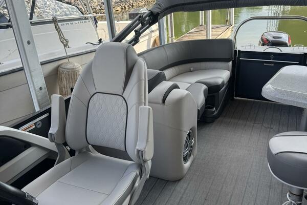 24ft Avalon Yacht For Sale