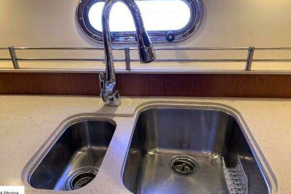 2009 Tiara Yachts 43