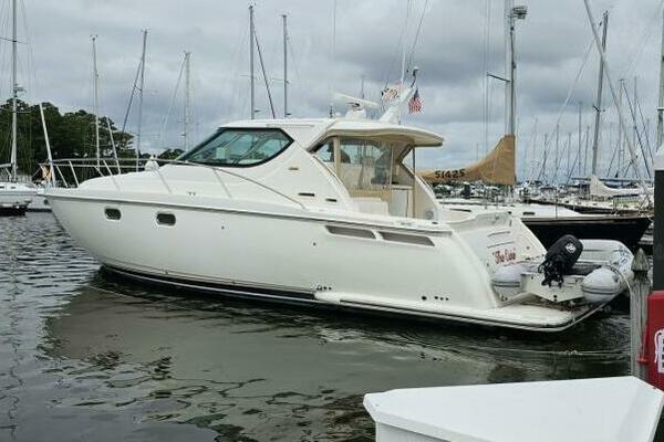 43ft Tiara Yachts Yacht For Sale