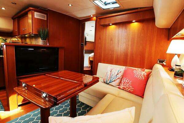 2009 Tiara Yachts 43