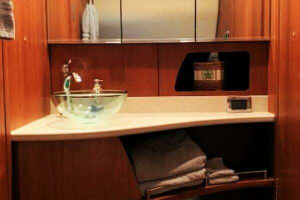 2009 Tiara Yachts 43