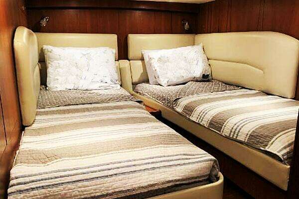 2009 Tiara Yachts 43