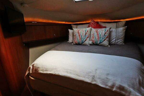 2009 Tiara Yachts 43