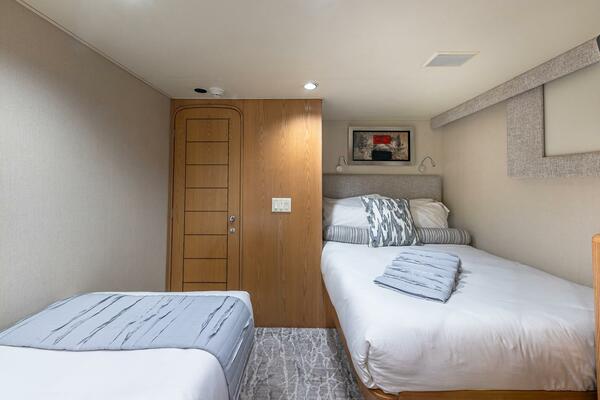 Margate 111ft Broward Yacht For Sale