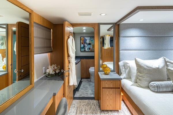 Margate 111ft Broward Yacht For Sale