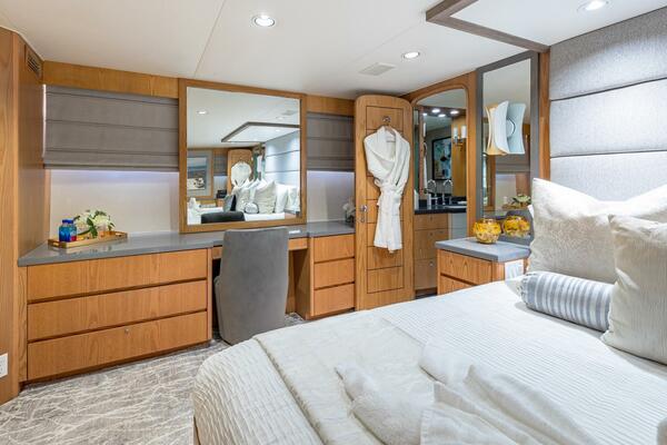 Margate 111ft Broward Yacht For Sale