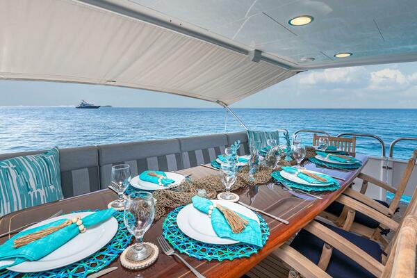 Margate 111ft Broward Yacht For Sale