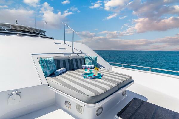 Margate 111ft Broward Yacht For Sale