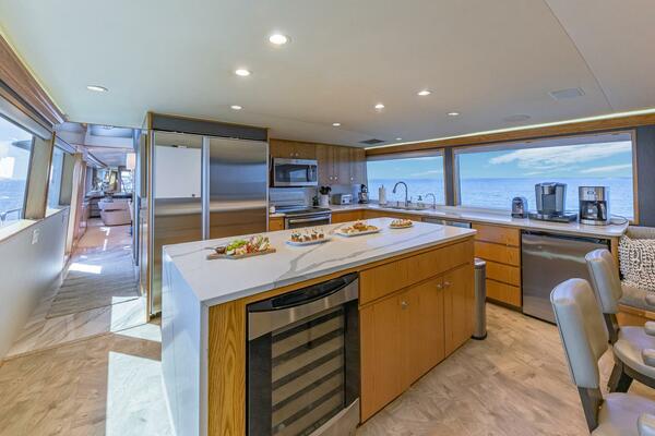 Margate 111ft Broward Yacht For Sale