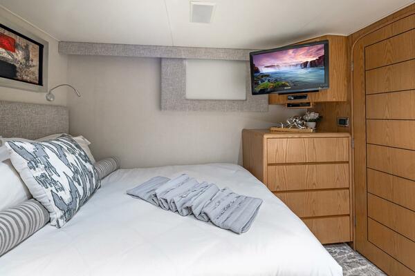 Margate 111ft Broward Yacht For Sale