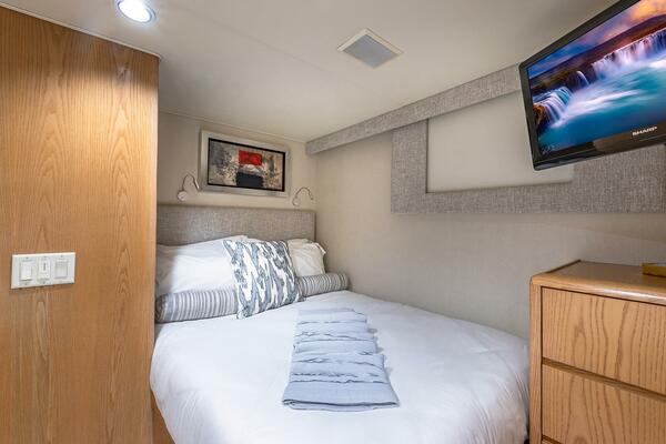 Margate 111ft Broward Yacht For Sale