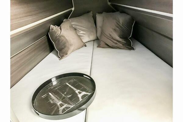 Metal Shark 42 - Pretty Work -