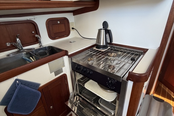 Quest 40ft Legacy Yacht For Sale