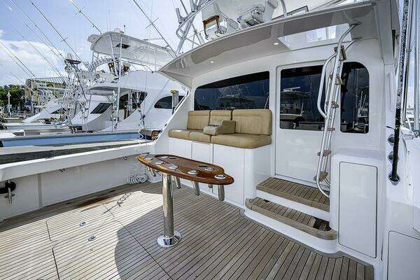 Photo of the 2003 Viking 48 Convertible "Fish On"