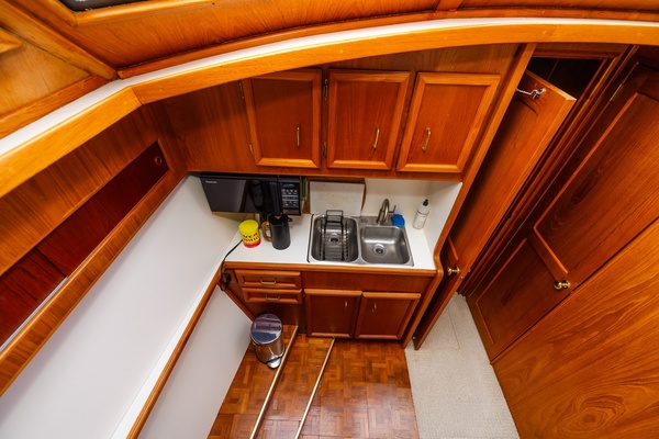 MORNING DEW 37ft Egg Harbor Yacht For Sale