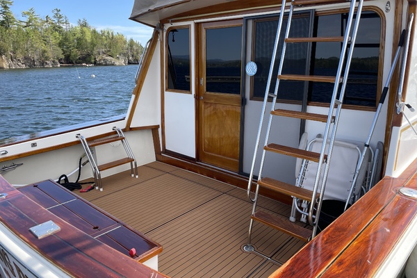 MORNING DEW 37ft Egg Harbor Yacht For Sale