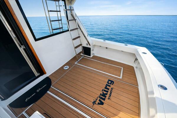 35ft Viking Yacht For Sale