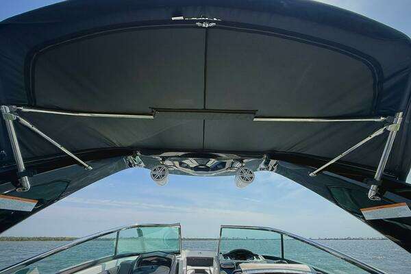 Photo of the 2020 Monterey 305 SS