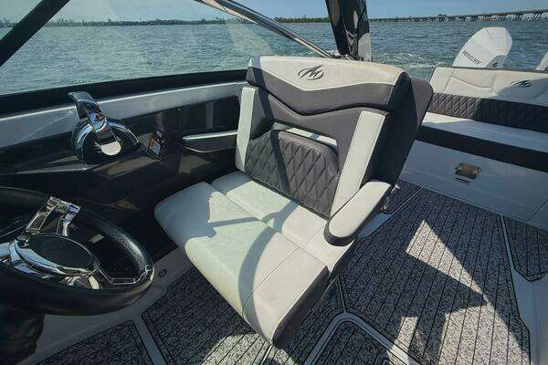 Photo of the 2020 Monterey 305 SS