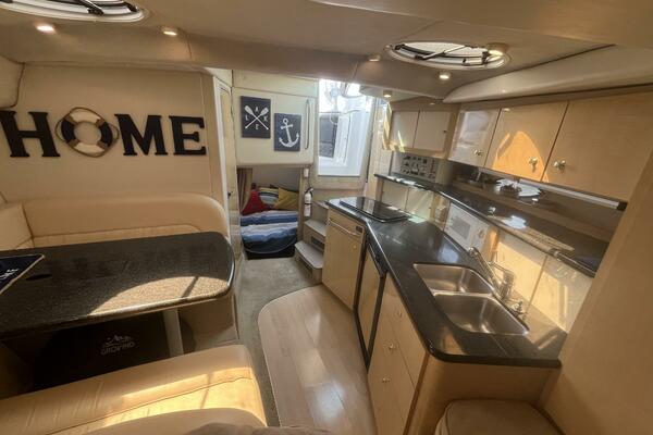 33ft Maxum Yacht For Sale