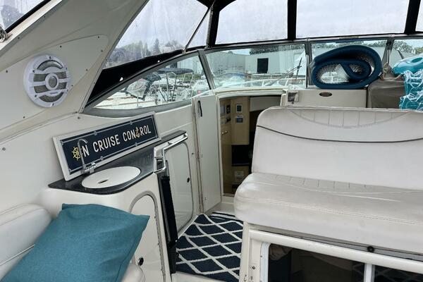 33ft Maxum Yacht For Sale