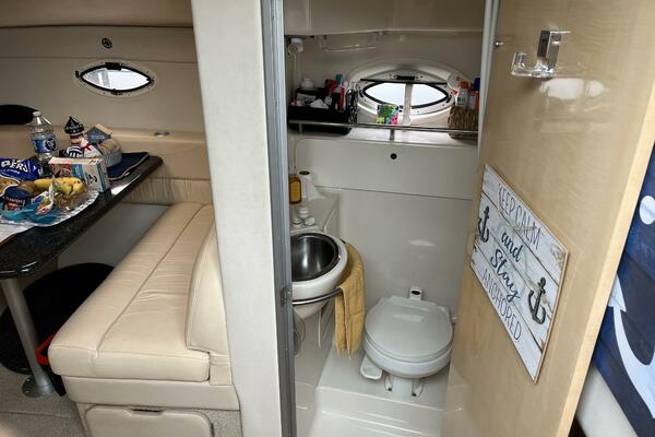 33ft Maxum Yacht For Sale