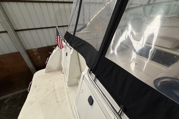 33ft Maxum Yacht For Sale