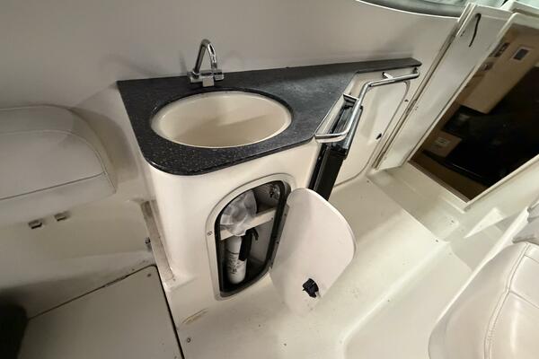 33ft Maxum Yacht For Sale