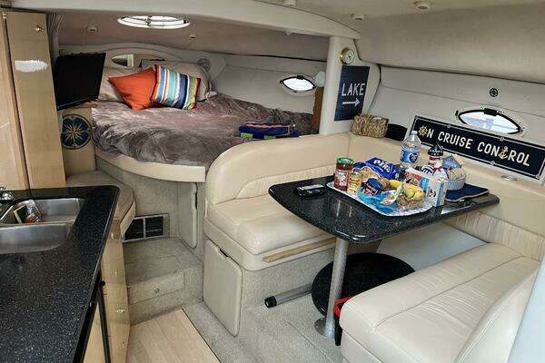 Photo of the 2001 Maxum 3300 SCR