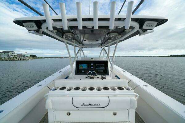 2012 SeaHunter 37