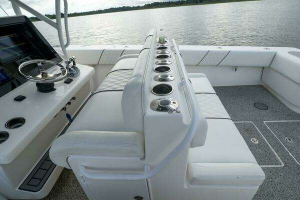 2012 SeaHunter 37