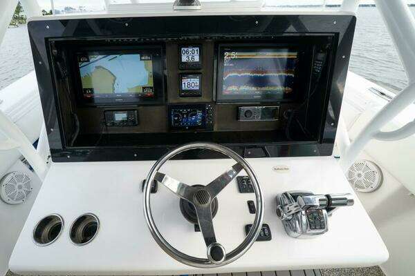 2012 SeaHunter 37