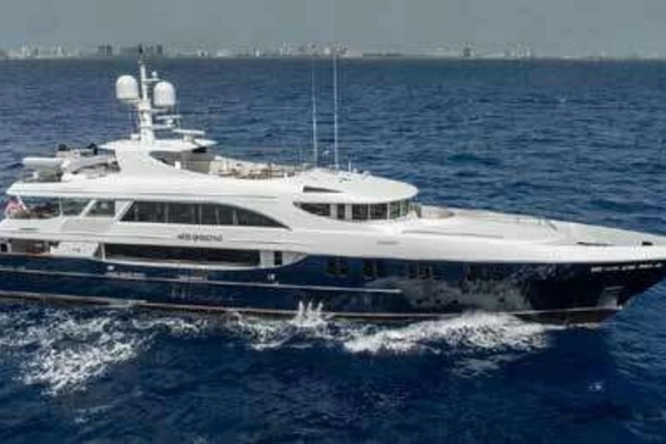 2006 Trinity Yachts Tri-Deck MY