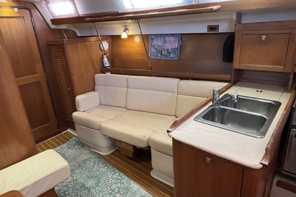 Forever Young 35ft Catalina Yacht For Sale