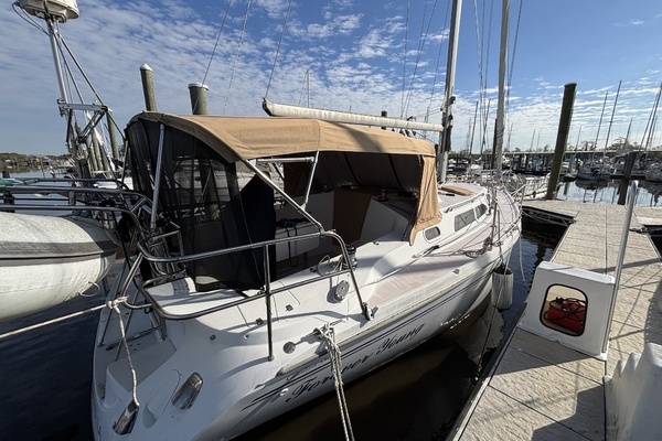 Photo of the 2003 Catalina 350 "Forever Young"