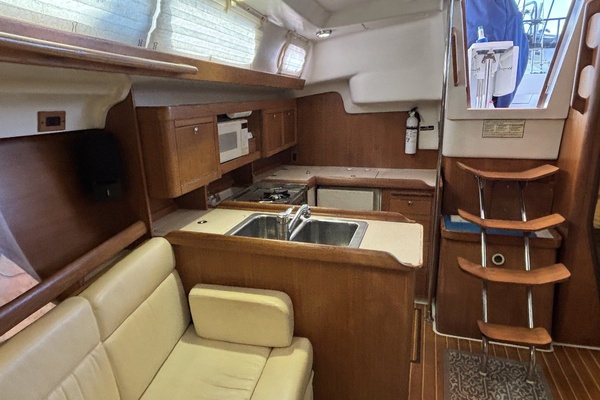Forever Young 35ft Catalina Yacht For Sale