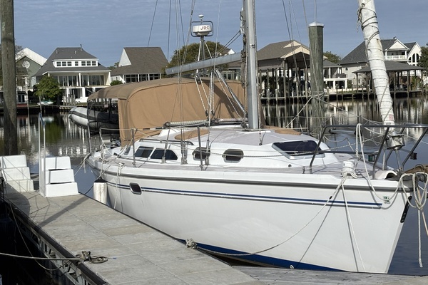 Photo of the 2003 Catalina 350 "Forever Young"