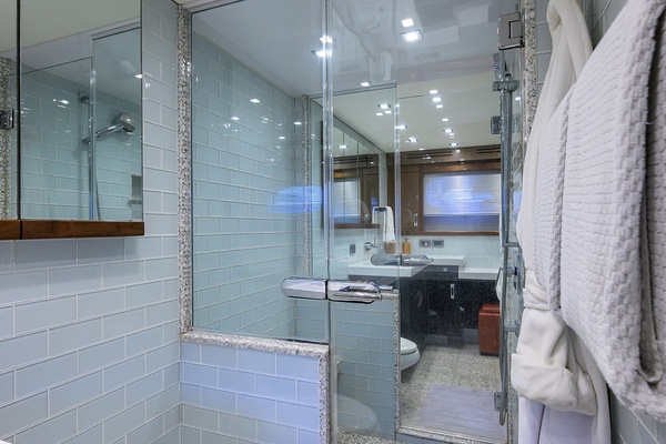 H2OME 80ft Hatteras Yacht For Sale