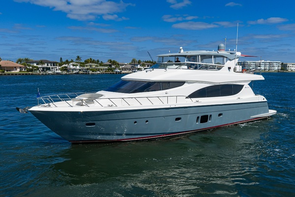 H2OME 80ft Hatteras Yacht For Sale